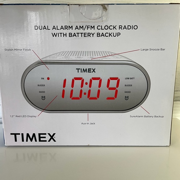 Timed Dual Alarm AM/FM Clock Radio With Battery Backup - Picture 5 of 6